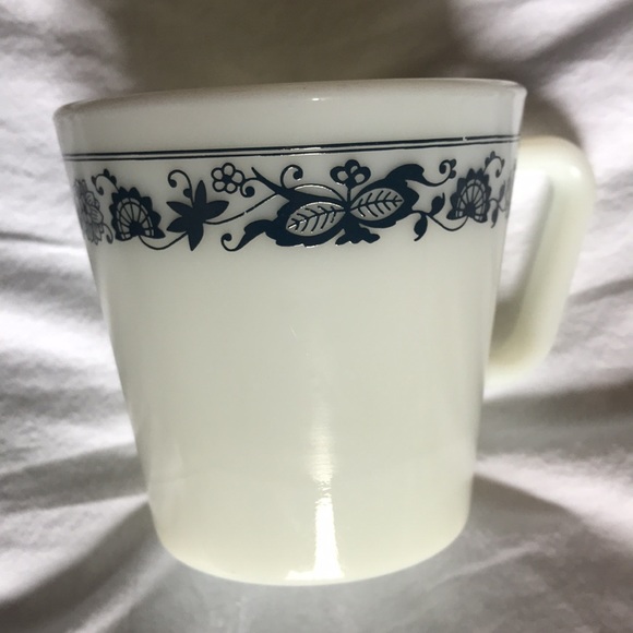 Vintage Pyrex Coffee Mugs - Picture 3 of 4